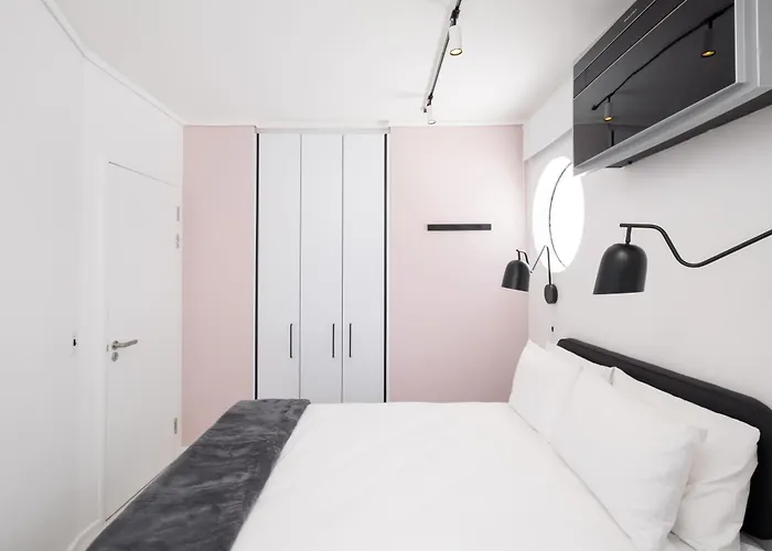 Flamingo 202: Sea Point Aprt With Sea Views